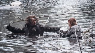 Theon-Sansa-water.jpg