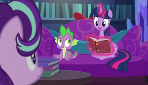 Twilight starts reading the story S6E8.png