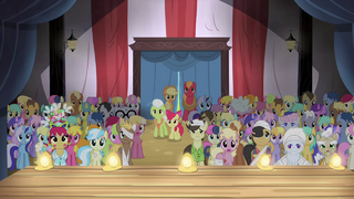 The Apples and ponies gathered S4E20.png