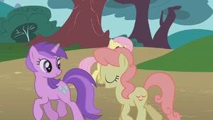 Amethyst Star and Gala Appleby walk past Fluttershy S1E7.png