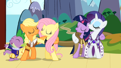 Spike, Applejack, Fluttershy, Twilight and Rarity singing S02E11.png