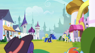 Princess Luna changing tunnel security S9E4.png