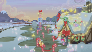 Pie family rock farm with new decorations S5E20.png