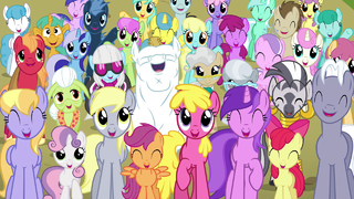 Ponyville residents smiling S4E26.png