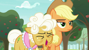 Goldie Delicious laughs at Applejack S9E10.png