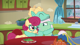 Zephyr Breeze hugging his parents tightly S6E11.png