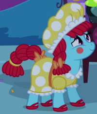 Mrs. Cake in costume ID S2E4.png