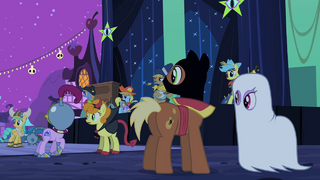Partying ponies hear a scream S2E4.png