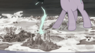 A portal begins to form on the Cutie Map S5E26.png