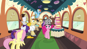 Pinkie with the line of passengers S2E24.png
