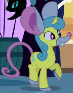 Lemon Hearts in mouse costume S02E04.png