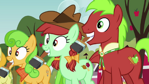 Apple family with paintbrushes S3E8.png