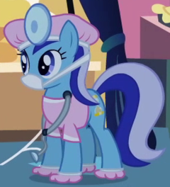 Minuette in doctor costume S02E04.png