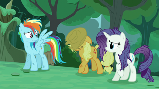 "Applejack" approaches S5E26.png