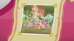 Photo of ponies in front of CMC clubhouse S5E18.png