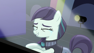 Coloratura crying in happiness while performing her song S5E24.png