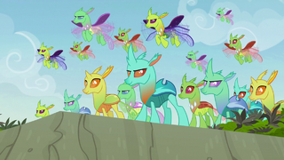 Changelings appear to help Pharynx S7E17.png