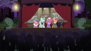 Method Mares taking a bow S5E16.png