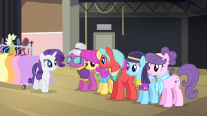 Rarity greeting other ponies S4E08.png