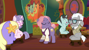 Ponies cheering for Matronly Pony S6E12.png