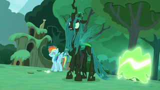 "Rarity" transforms into a changeling S5E26.png