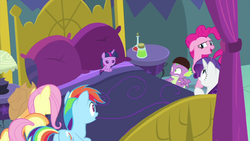 Twilight Sparkle turns into a baby MLPS2.png