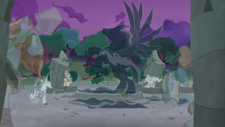 The Pony of Shadows spreads his black wings S7E25.png