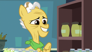 Grand Pear smiles nervously at Apple Bloom S7E13.png
