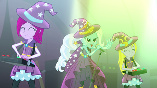 Trixie and the Illusions at the end of Tricks of My Sleeve EG2.png
