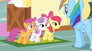 CMC in front of Rainbow Dash S1E23.png