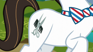 Barber Groomsby's cutie mark S6E4.png