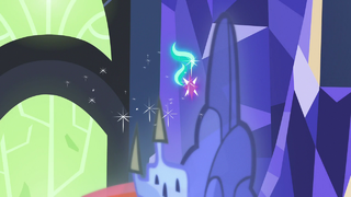 Starlight's cutie mark floats over the Cutie Map S7E10.png