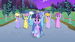 Twilight and choir end Twilight's solo S1E26.png