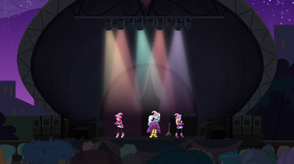 Trixie and the Illusions performing Tricks Up My Sleeve EG2.png