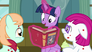 Twilight Sparkle reading Gusty the Great S7E3.png
