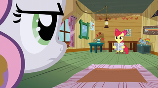 Rainbow Dash toy cameo S2E23.png