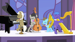 Orchestra begins to play Pony Pokey song S1E26.png